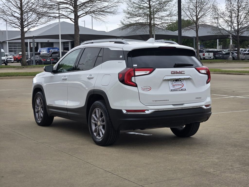 Used 2024 GMC Terrain SLT image 5