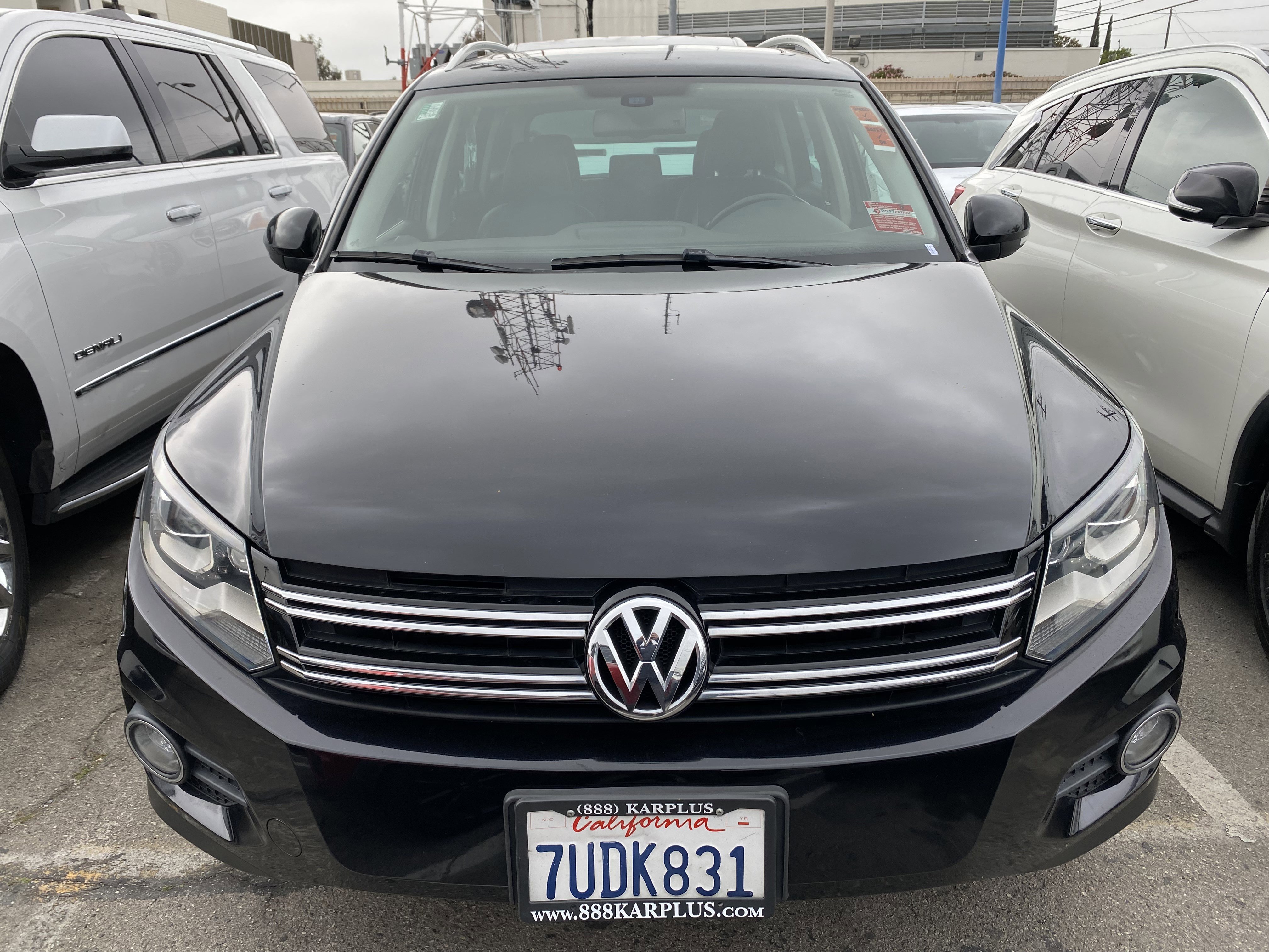 Used 2017 Volkswagen Tiguan Sport image 3
