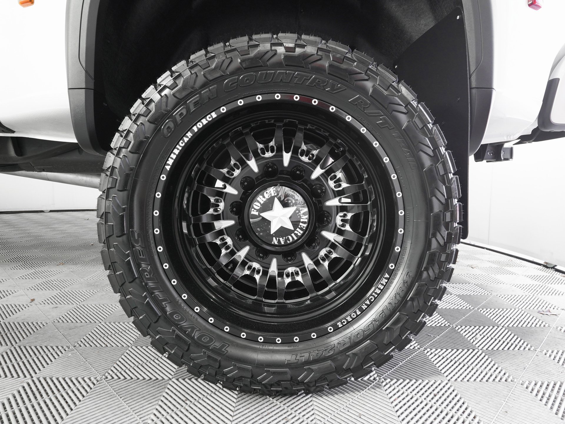 Used 2025 GMC Sierra 3500 Denali Ultimate image 35