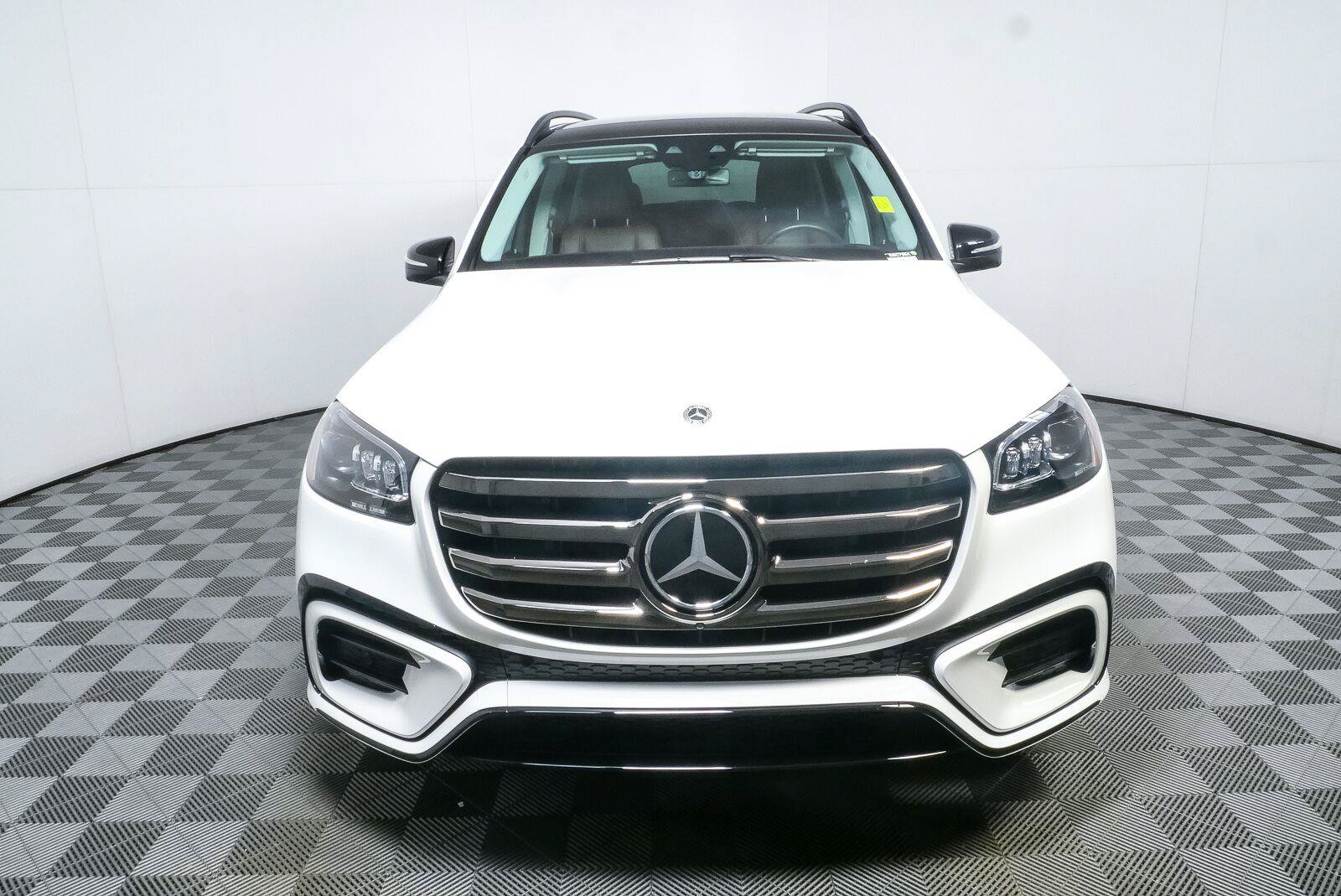 Used 2024 Mercedes-Benz GLS 580 4MATIC image 40