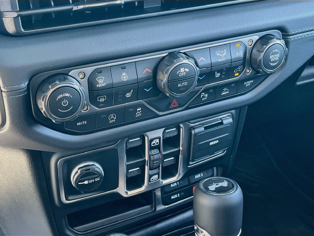 New 2027 Jeep Wrangler Unlimited Sahara AWD/4WD image 16