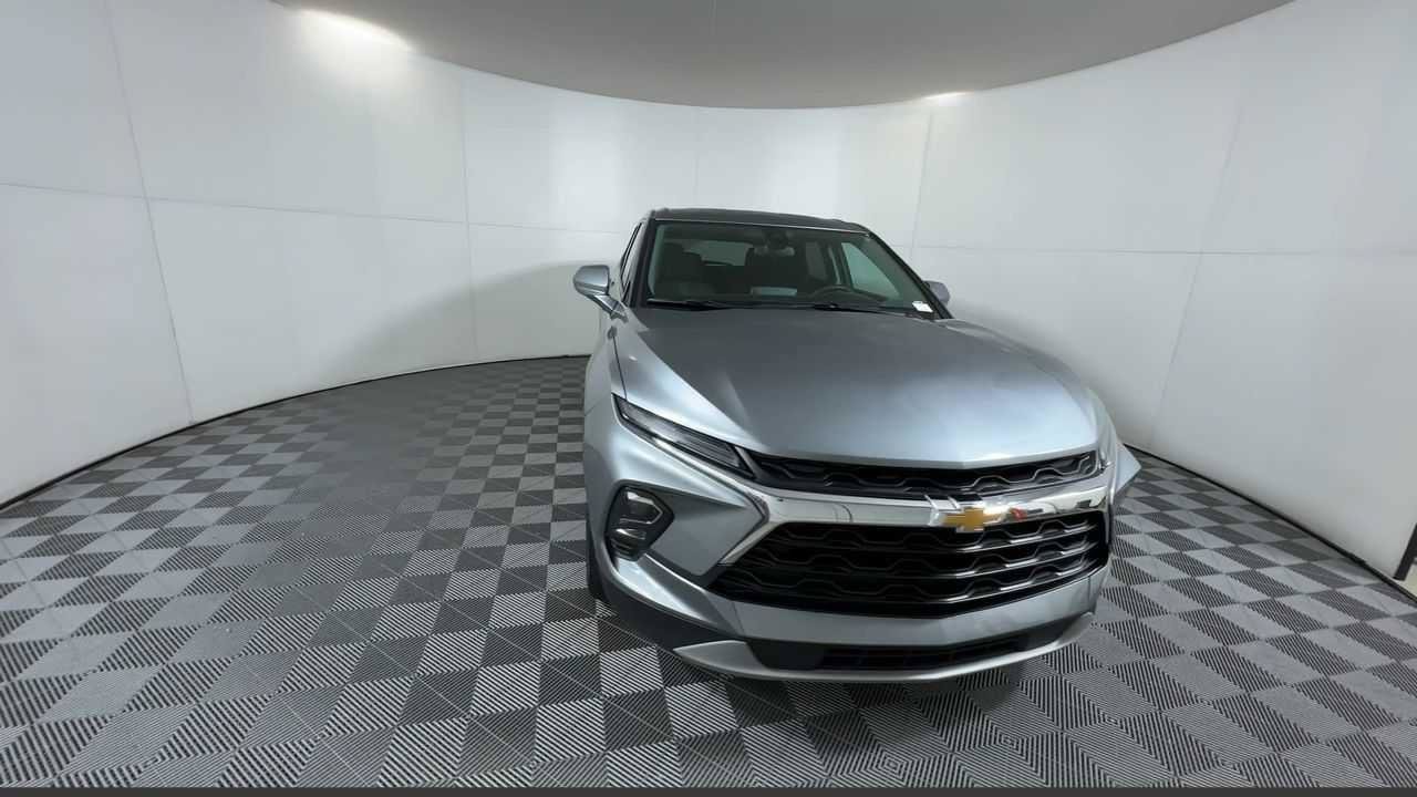 Certified 2025 Chevrolet Blazer LT AWD/4WD image 2