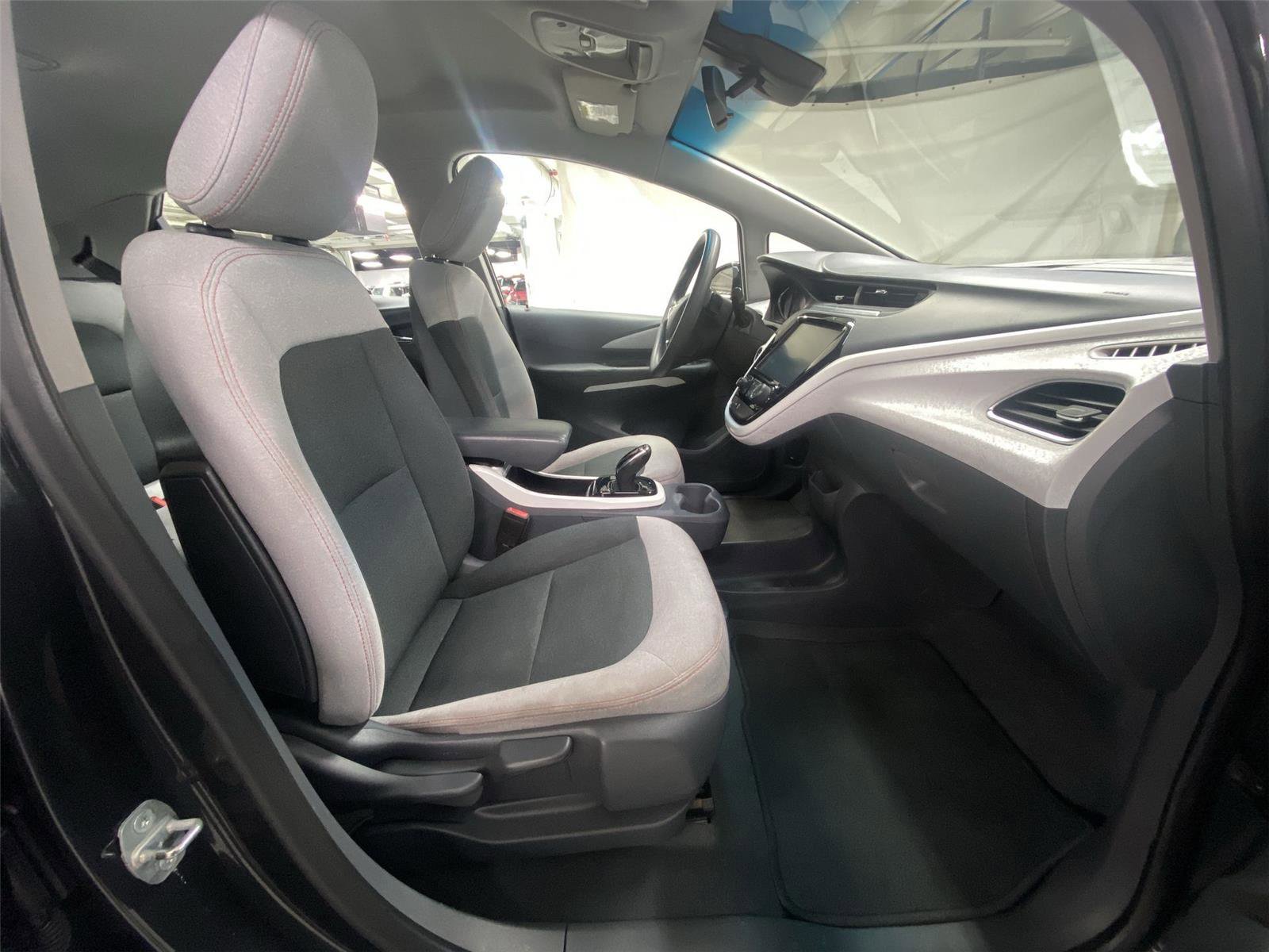 Used 2017 Chevrolet Bolt LT image 28