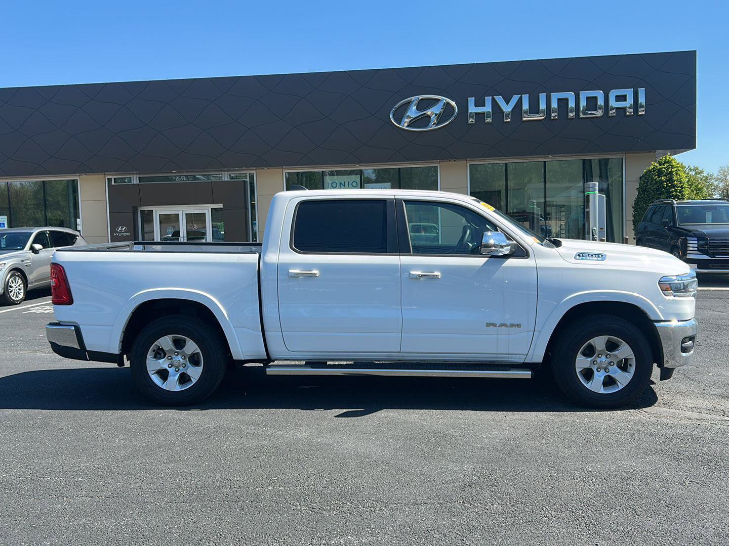 Used 2025 RAM 1500 Big Horn AWD/4WD image 7