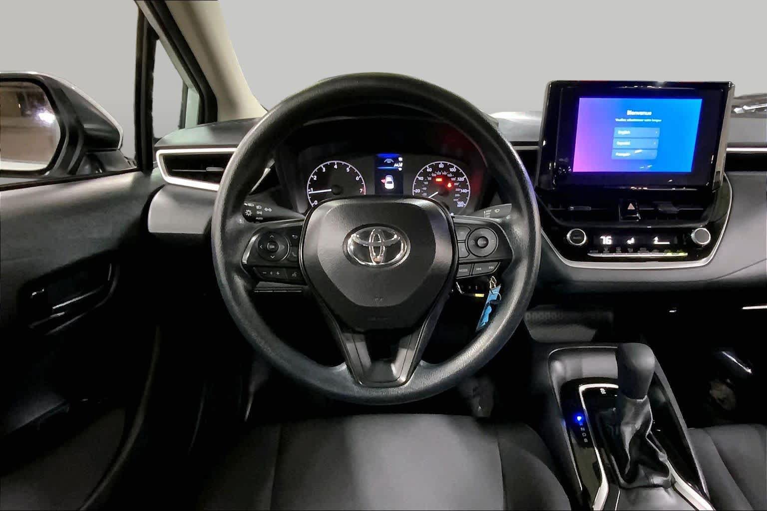 Used 2025 Toyota Corolla LE FWD image 6