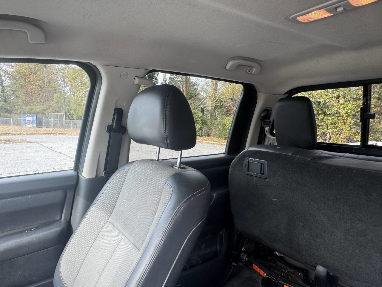 Used 2017 Nissan Titan S image 24