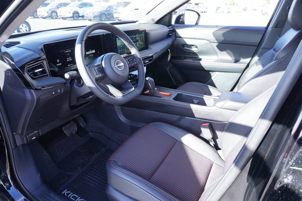 Certified 2025 Nissan Kicks SR FWD image 16