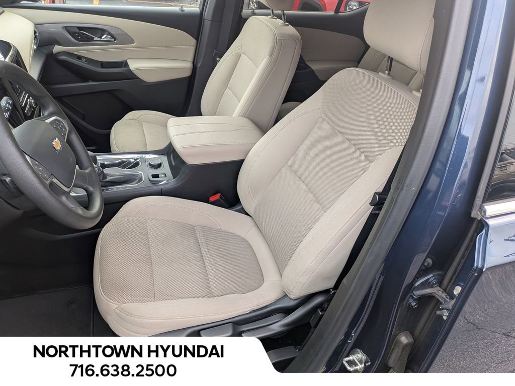 Used 2023 Chevrolet Traverse LS w/ Safety Package image 8