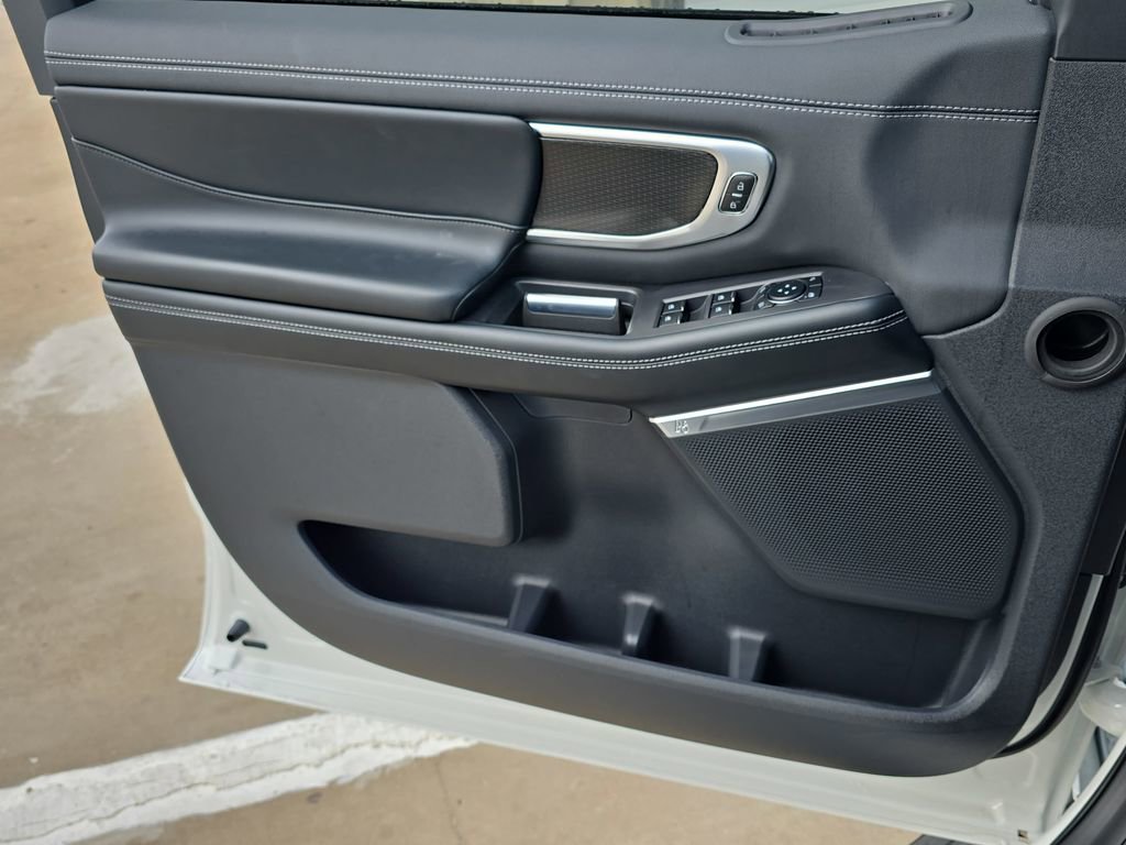 New 2025 Ford Expedition Max Platinum w/ Stealth Performance Package image 28