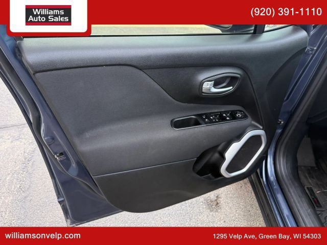 Used 2021 Jeep Renegade Latitude AWD/4WD image 10