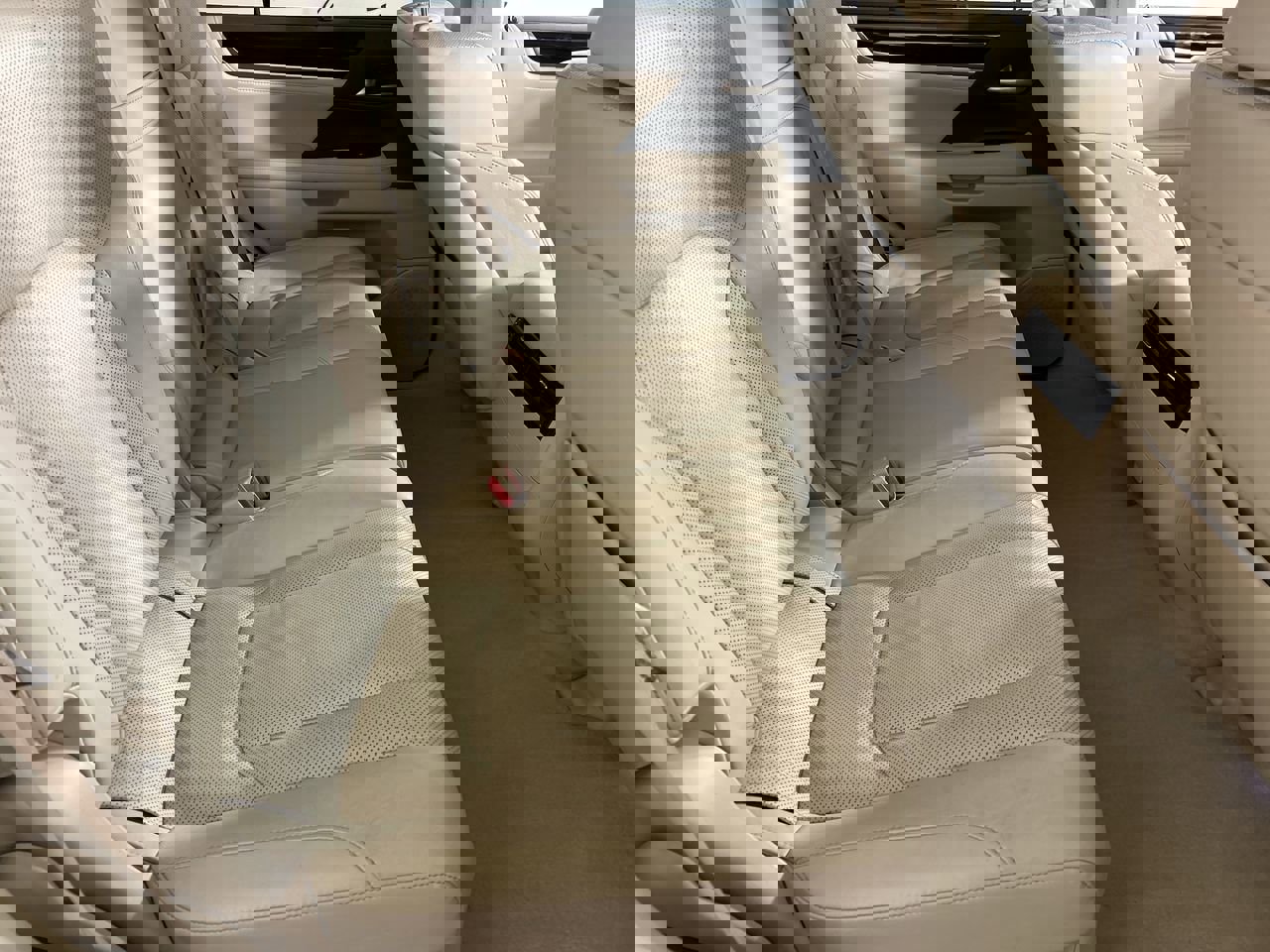 Used 2018 Lexus LX 570 4WD image 25