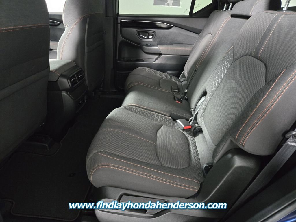 Certified 2025 Honda Pilot Sport image 15