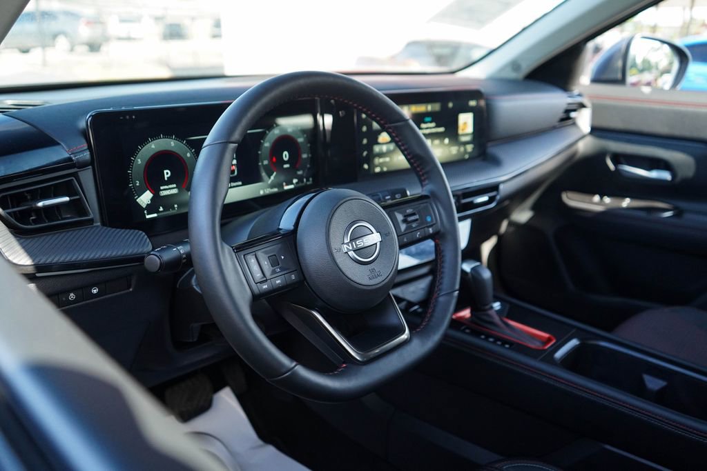 Used 2025 Nissan Kicks SR w/ SR Premium Package AWD/4WD image 5