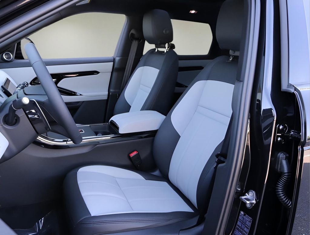 Used 2026 Land Rover Range Rover Evoque Dynamic SE image 12