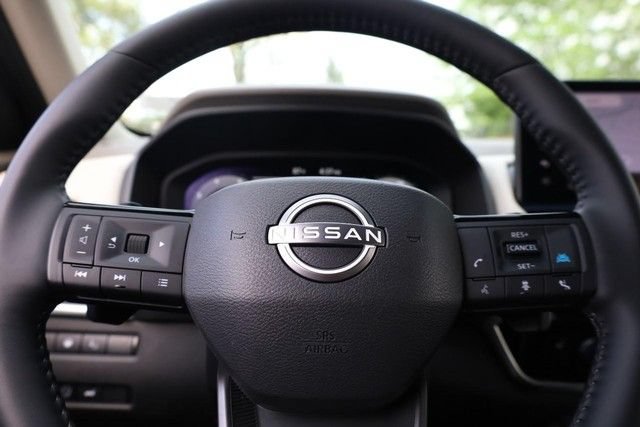 Certified 2025 Nissan Rogue SL w/ Tech Package FWD image 11