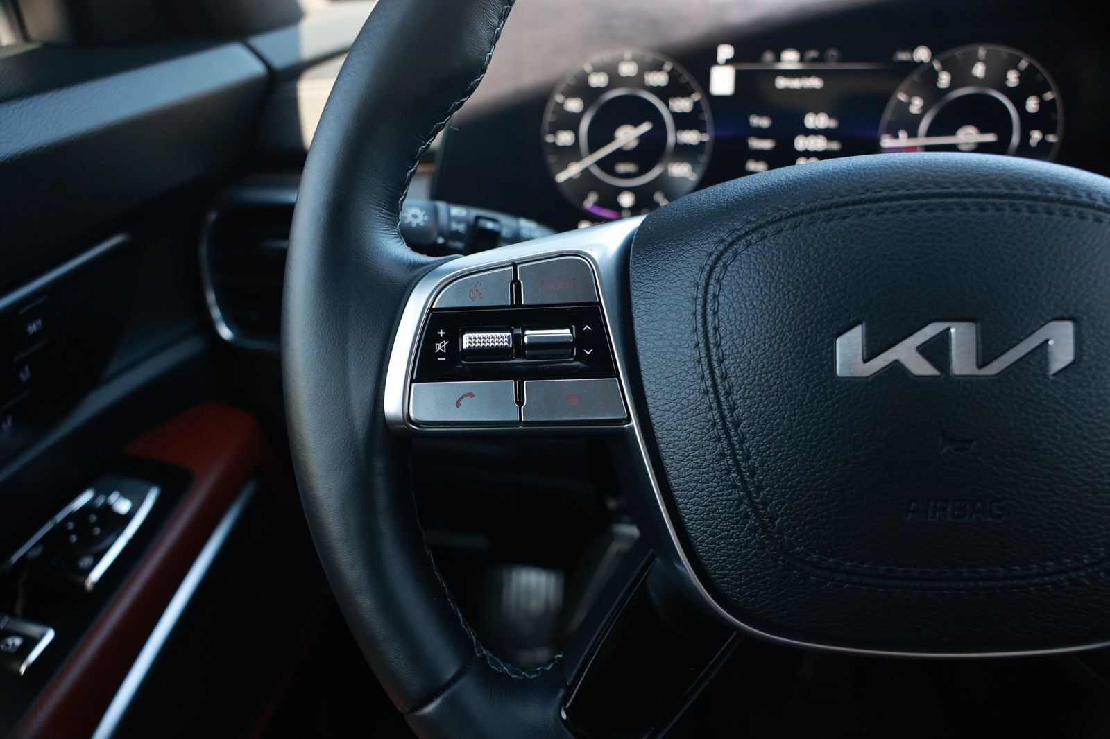 Used 2024 Kia Telluride SX Prestige AWD/4WD image 25