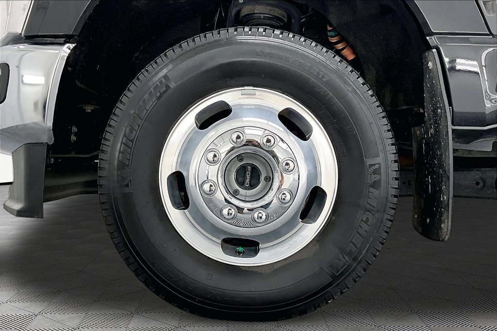 Certified 2025 Ford F350 XLT w/ 360-Degree Camera Package AWD/4WD image 9