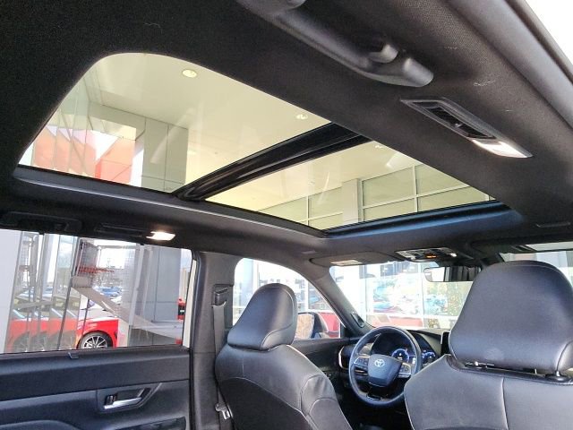 Used 2024 Toyota Grand Highlander AWD Hybrid image 25