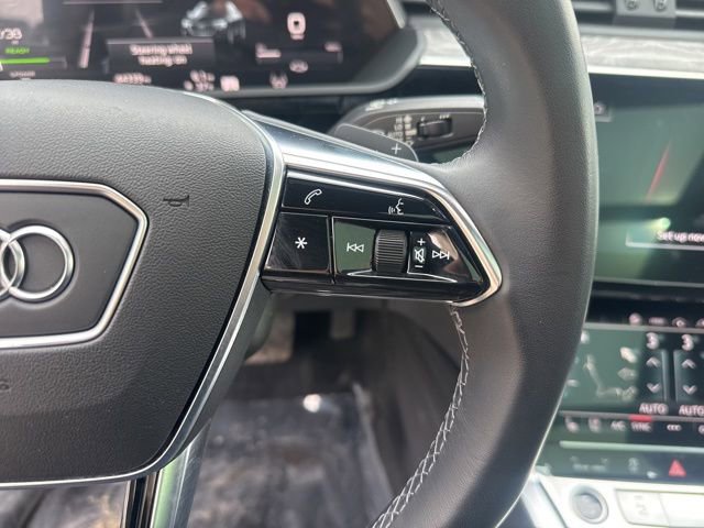 Used 2023 Audi e-tron Premium Plus w/ Premium Plus Package image 19