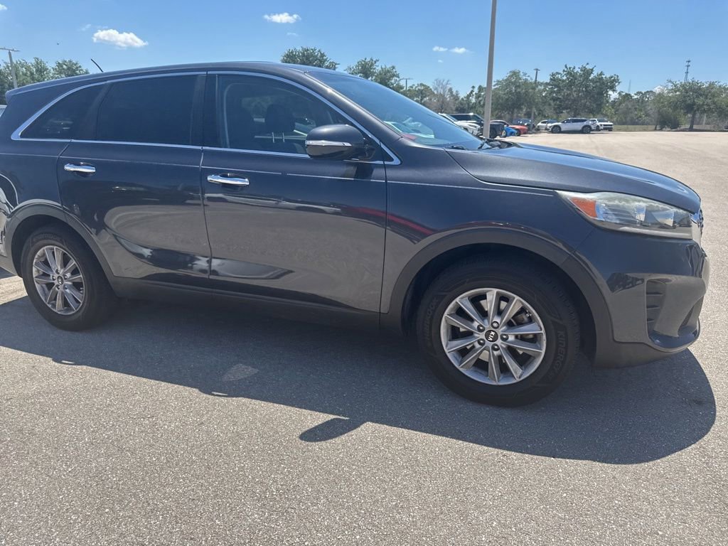 Used 2019 Kia Sorento FWD image 2