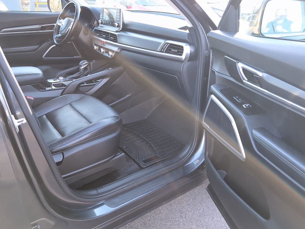 Used 2020 Kia Telluride S w/ S 8 Passenger Seating Package image 7