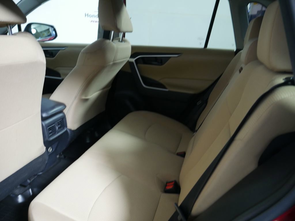Used 2022 Toyota RAV4 LE image 14