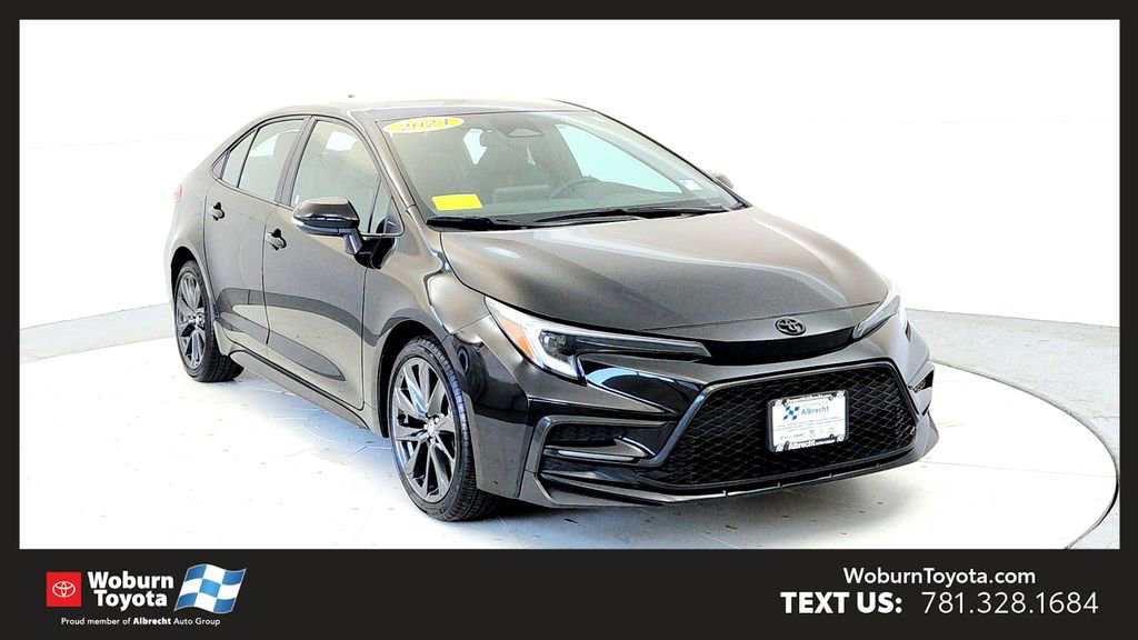 Certified 2024 Toyota Corolla SE FWD image 1