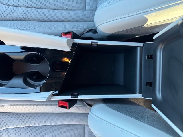 Certified 2025 Hyundai Elantra Limited image 26