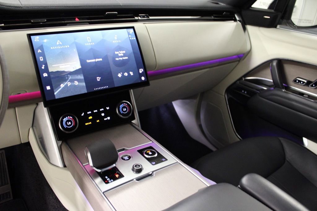 Certified 2023 Land Rover Range Rover SE image 27