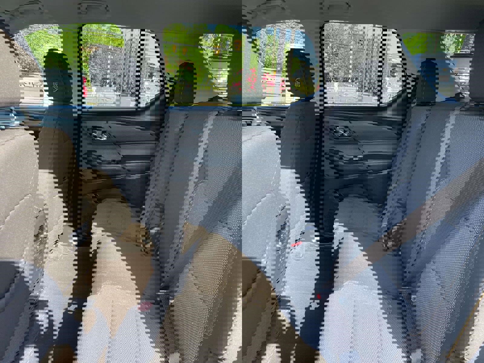 Used 2021 Chevrolet Traverse LS FWD image 20