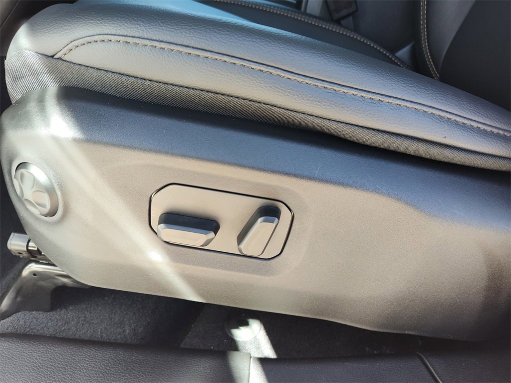 Used 2024 Jeep Wrangler Sahara w/ Technology Group image 22