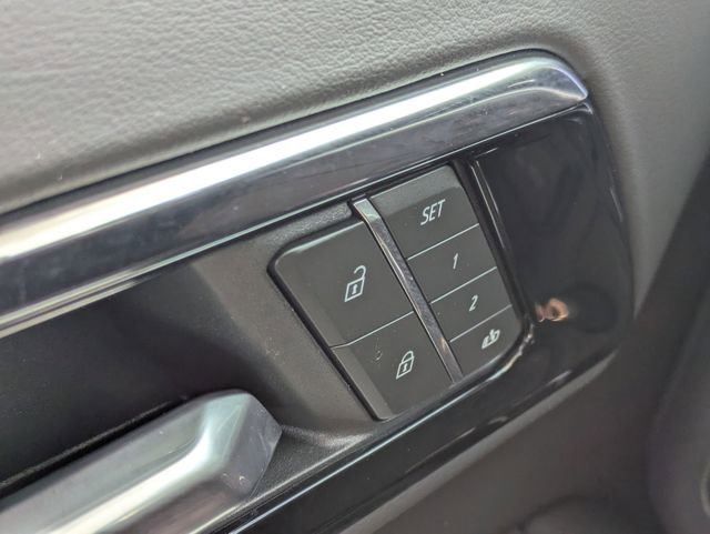 Used 2025 Chevrolet Suburban LT w/ Comfort Package image 17