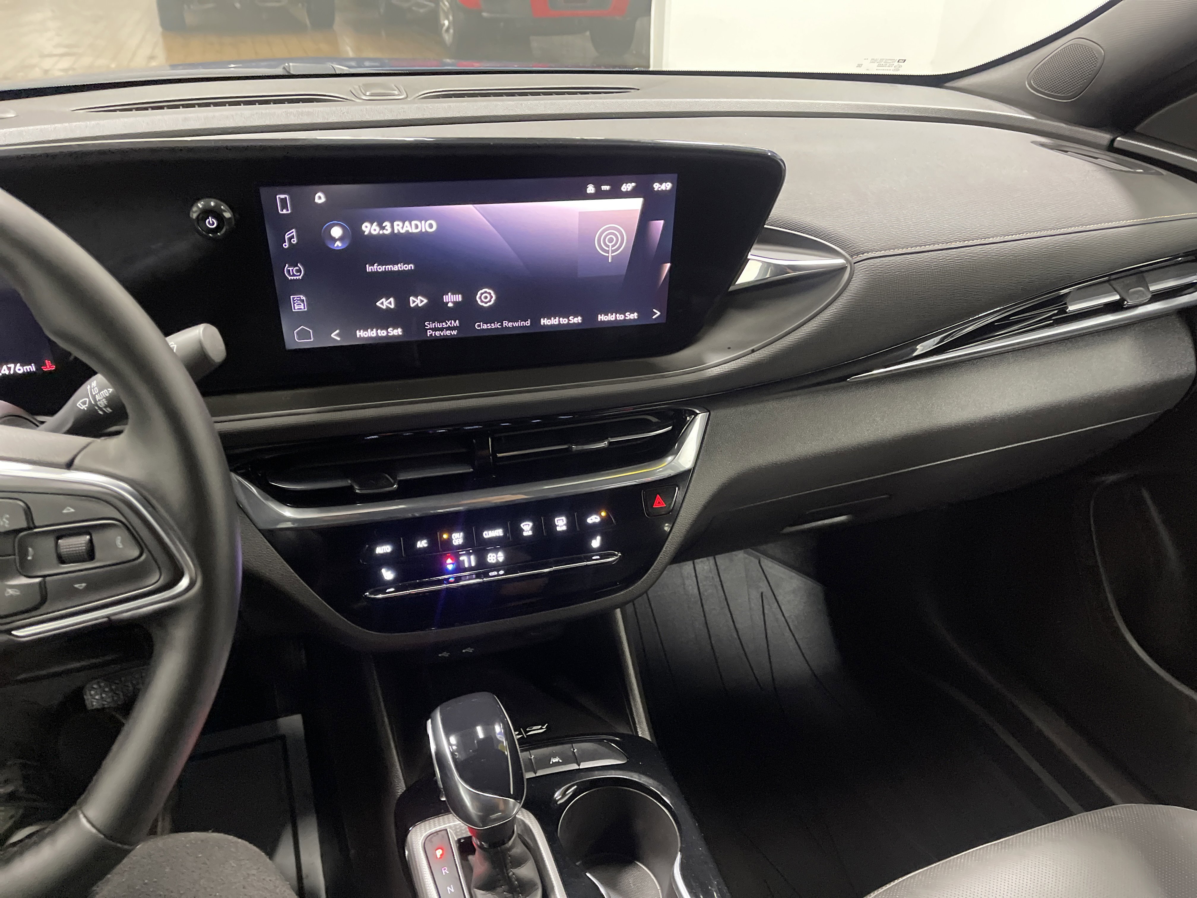 Used 2024 Buick Envista Avenir image 30