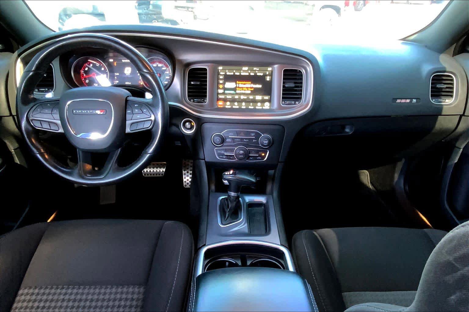 Used 2022 Dodge Charger Scat Pack w/ Driver Convenience Group RWD image 16