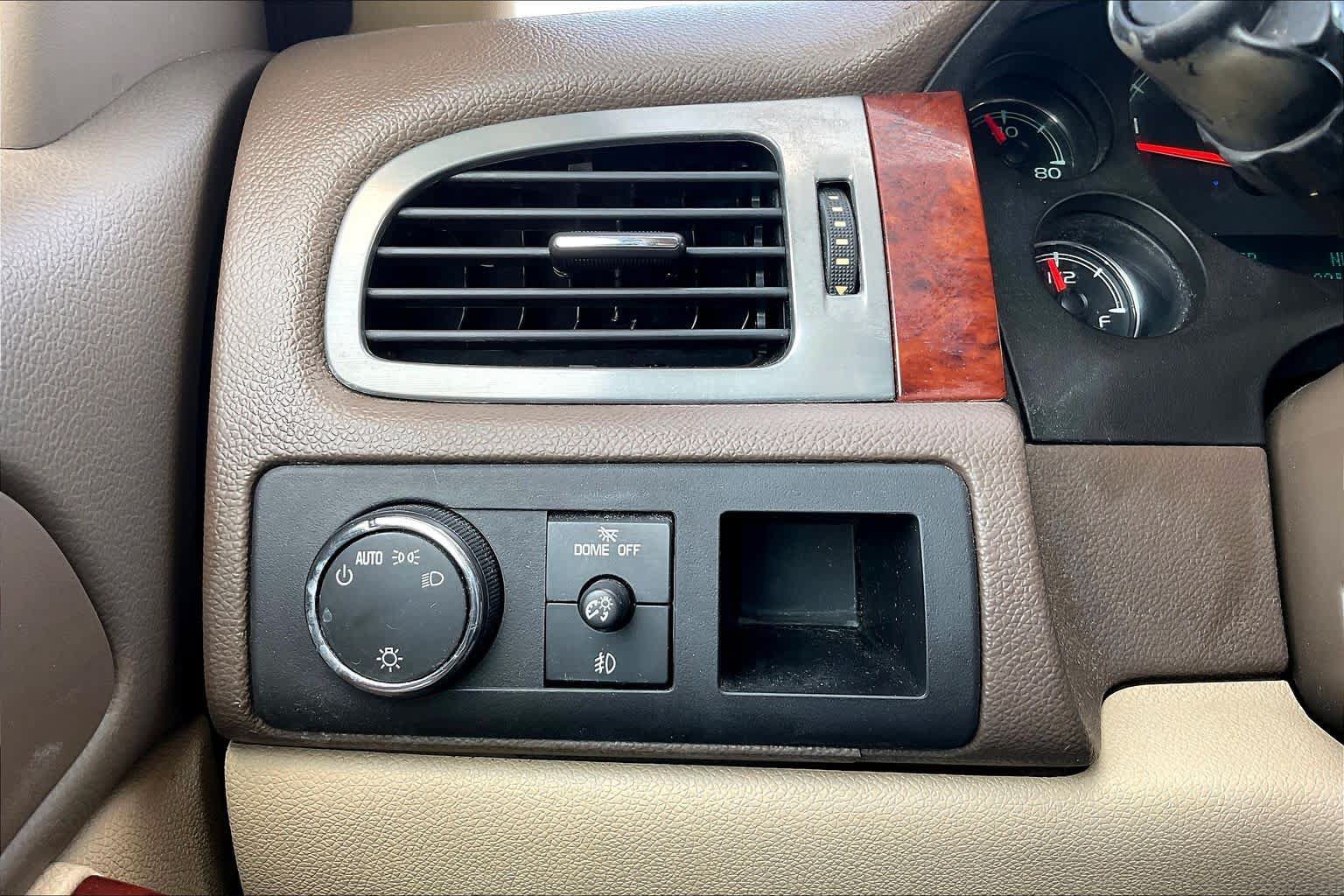 Used 2011 Chevrolet Tahoe LT w/ Texas Edition RWD image 29