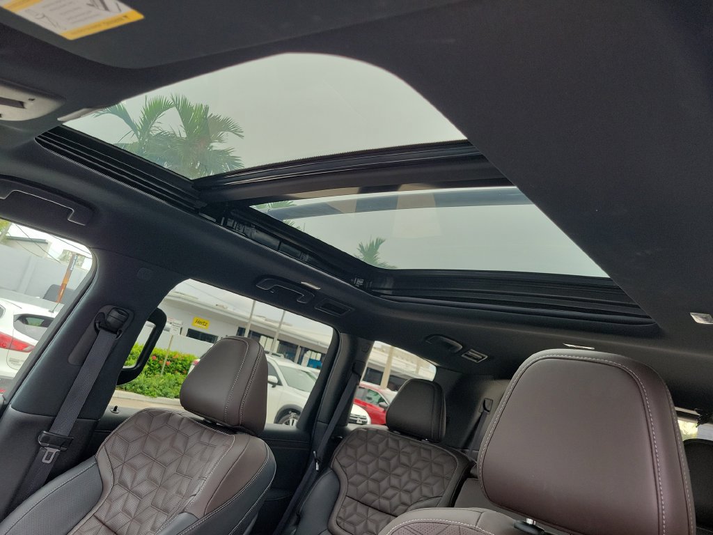 Certified 2025 Nissan Armada Platinum RWD image 29