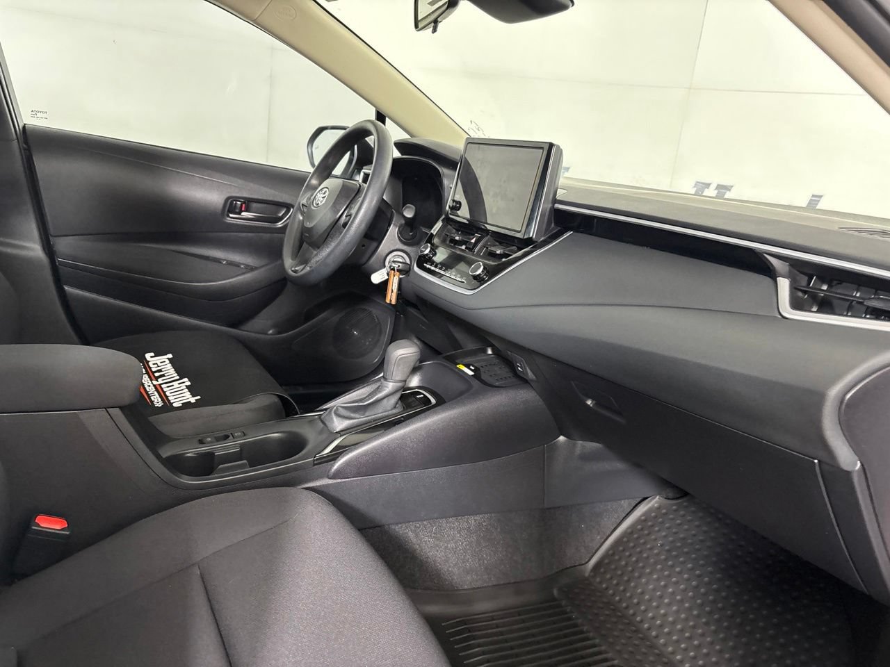 Used 2026 Toyota Corolla LE FWD image 30