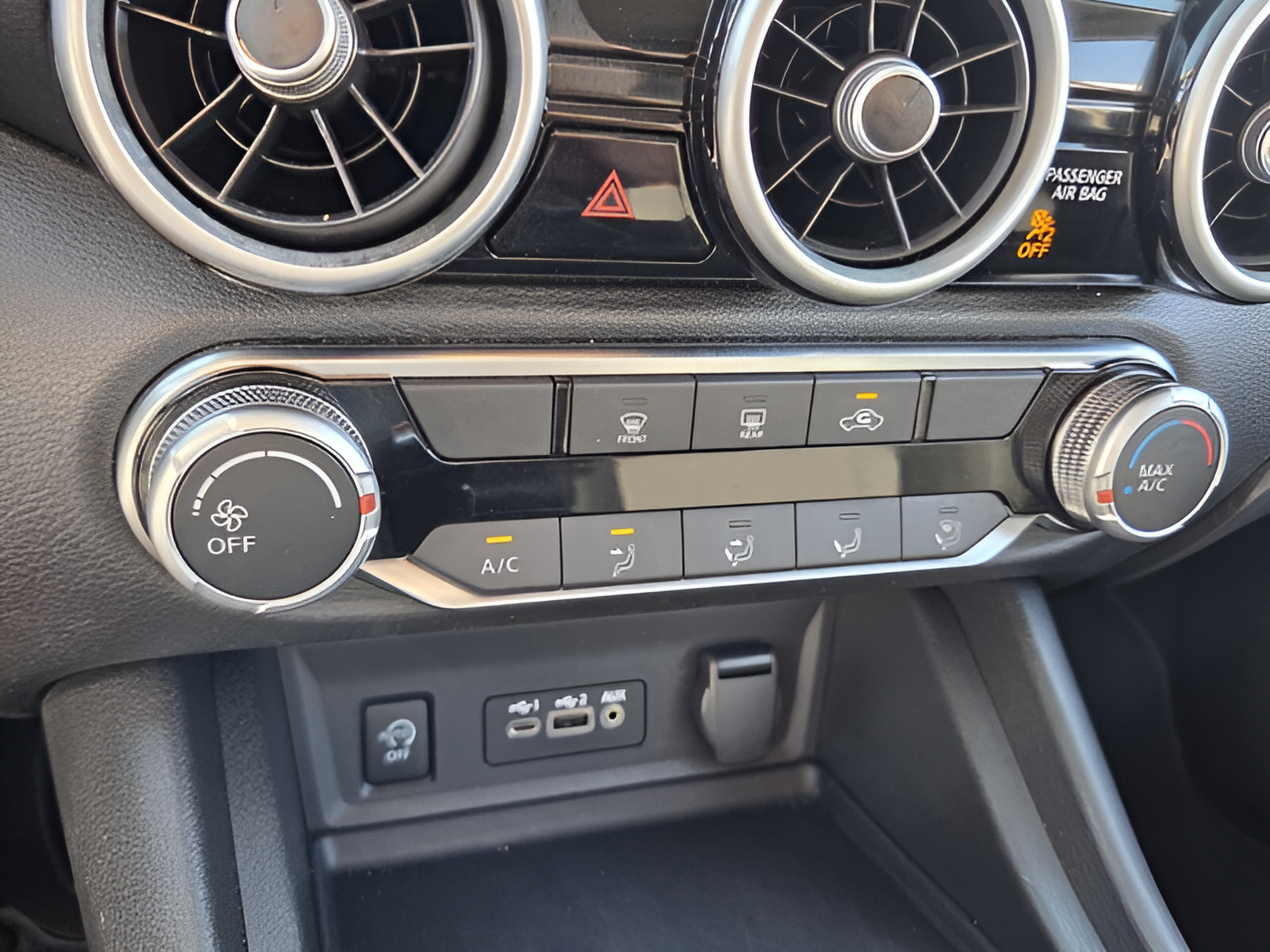 Used 2024 Nissan Sentra SV FWD image 20