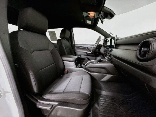 Used 2023 Chevrolet Colorado Trail Boss AWD/4WD image 28