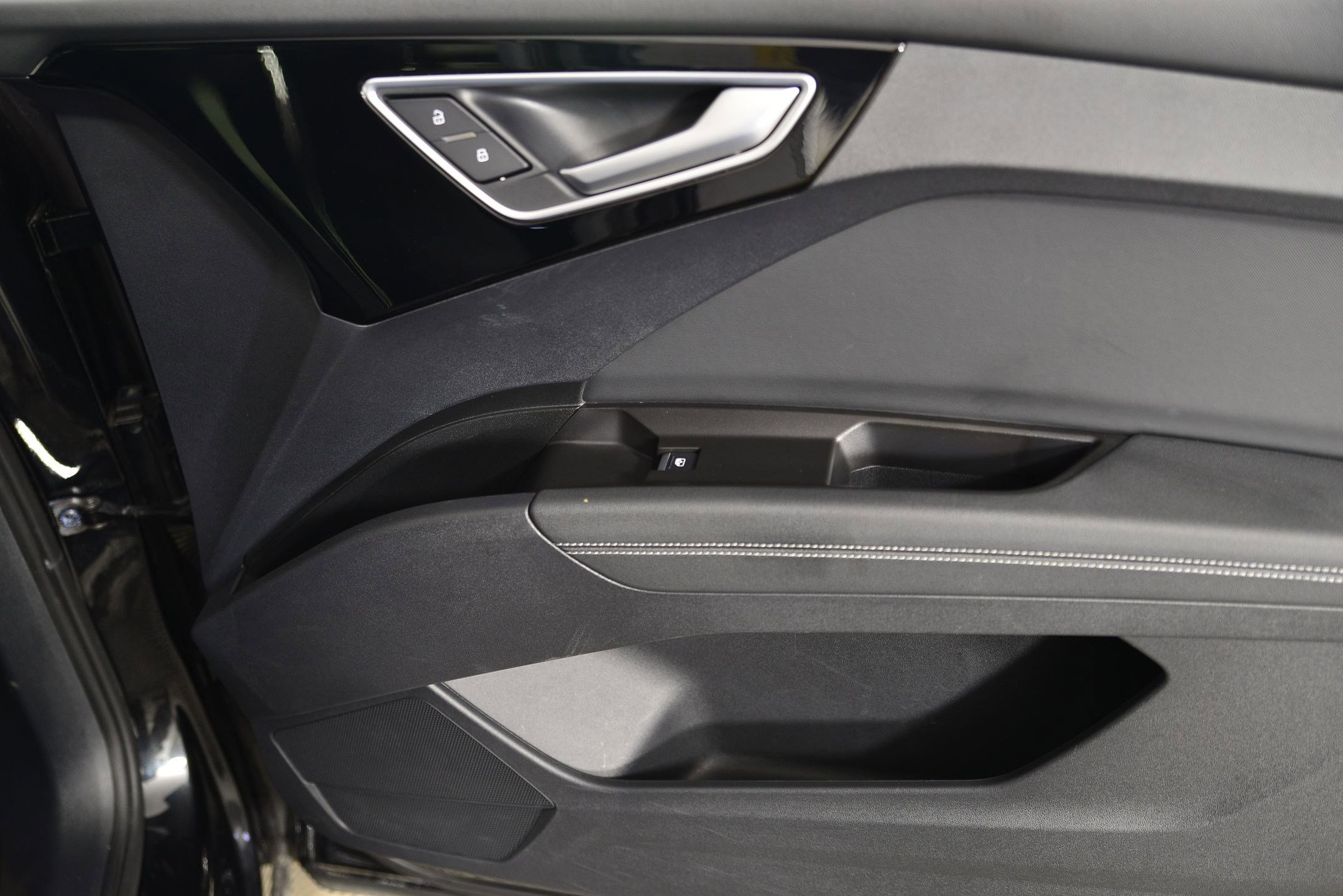 Certified 2024 Audi Q4 e-tron Prestige w/ Black Optic Package image 11