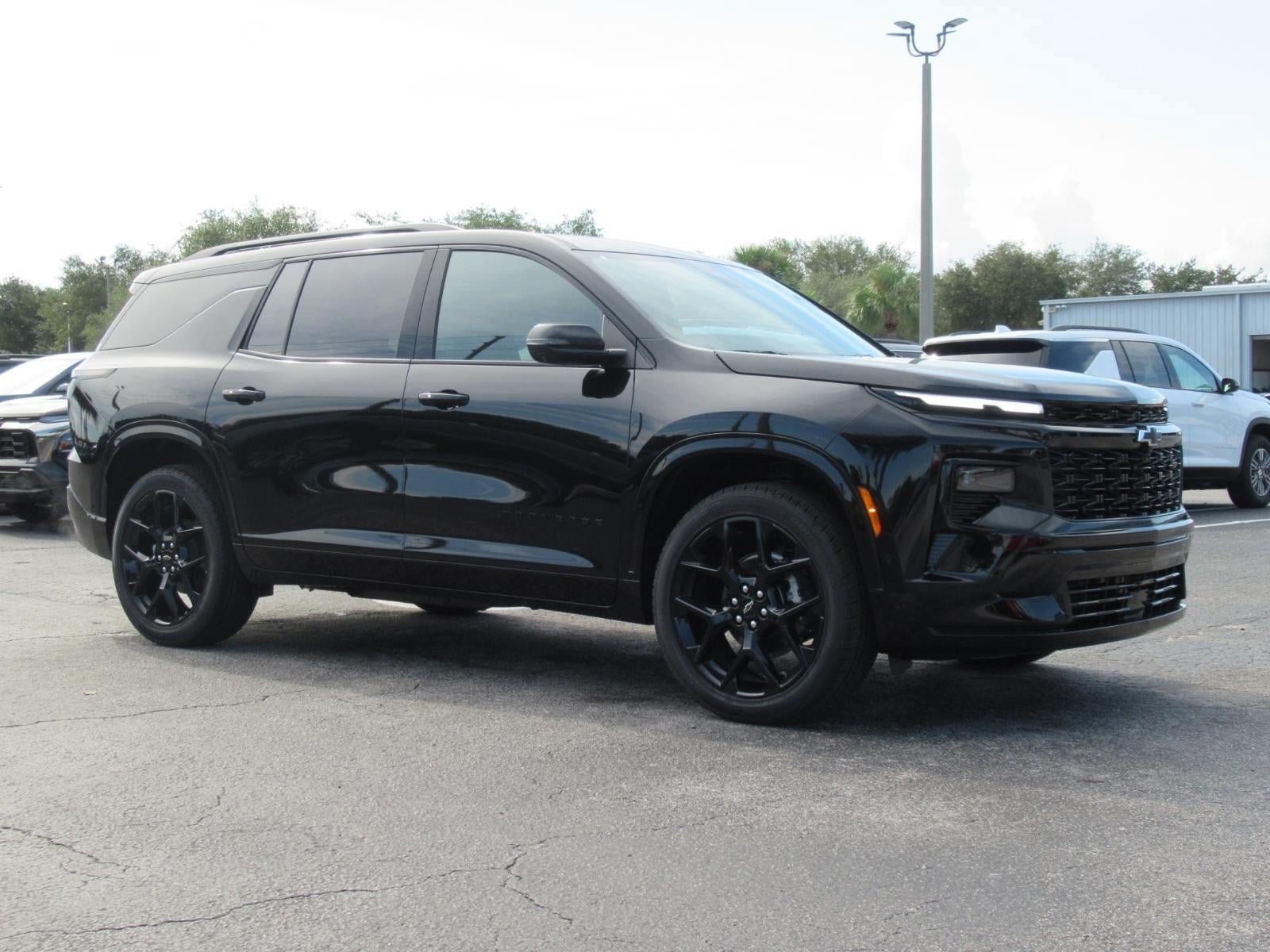 New 2026 Chevrolet Traverse RS w/ LPO, Floor Liner Package FWD image 3
