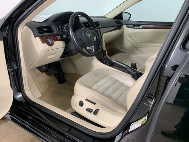 Used 2012 Volkswagen Passat TDI SEL Premium image 28
