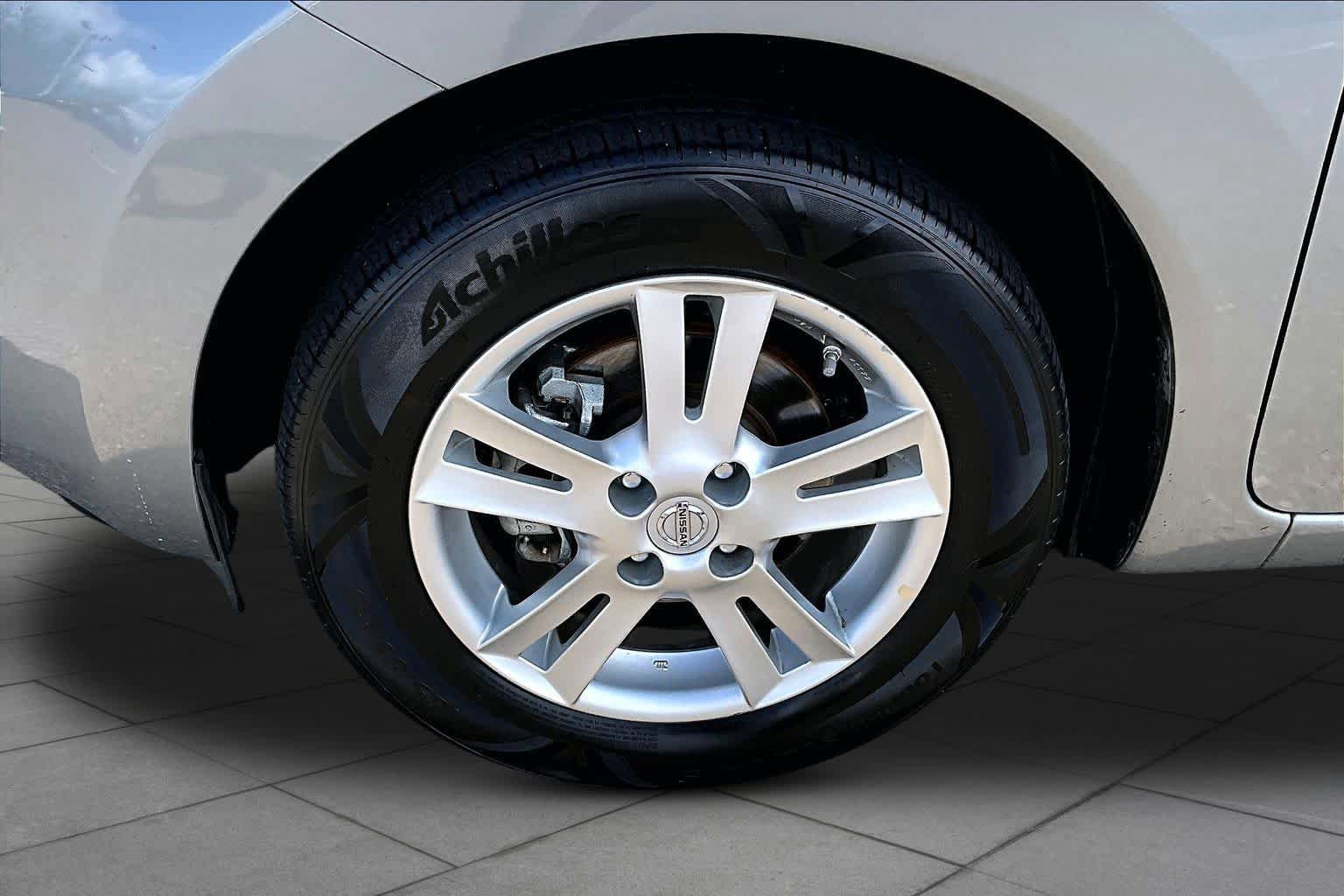Used 2015 Nissan Versa Note SV w/ Sport Value Package FWD image 10