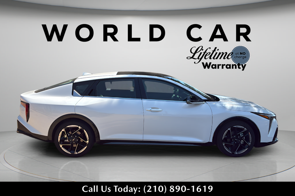 New 2026 Kia K4 GT-Line w/ GT-Line Premium Package FWD image 4