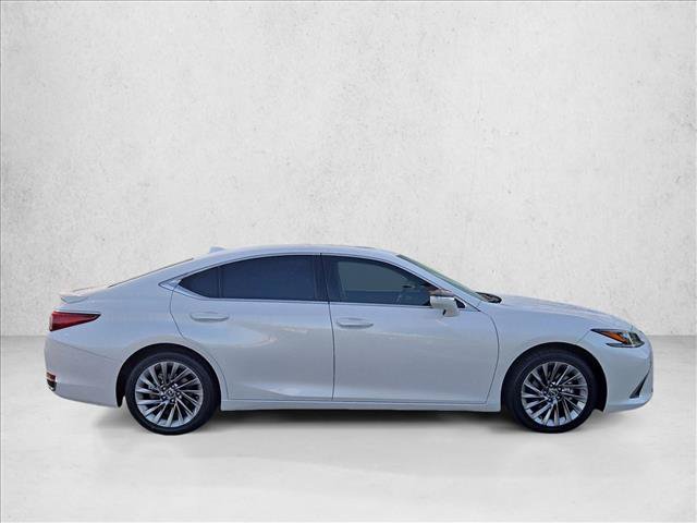 Used 2024 Lexus ES 300h Ultra Luxury FWD image 4