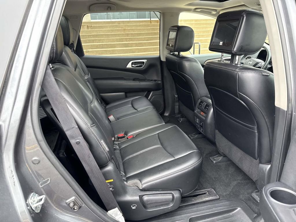 Used 2018 Nissan Pathfinder Platinum AWD/4WD image 26