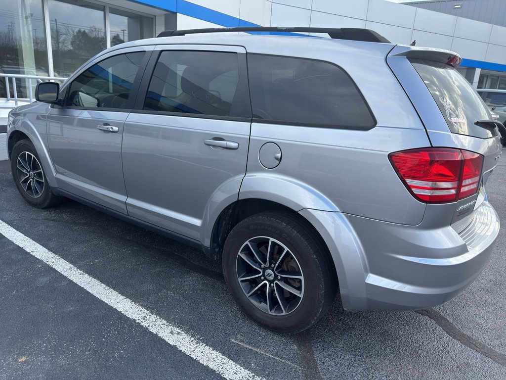 Used 2018 Dodge Journey SE w/ Blacktop Package image 4