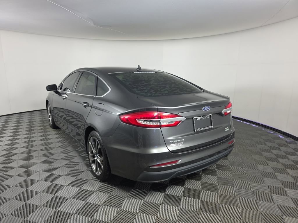 Used 2019 Ford Fusion SEL image 3