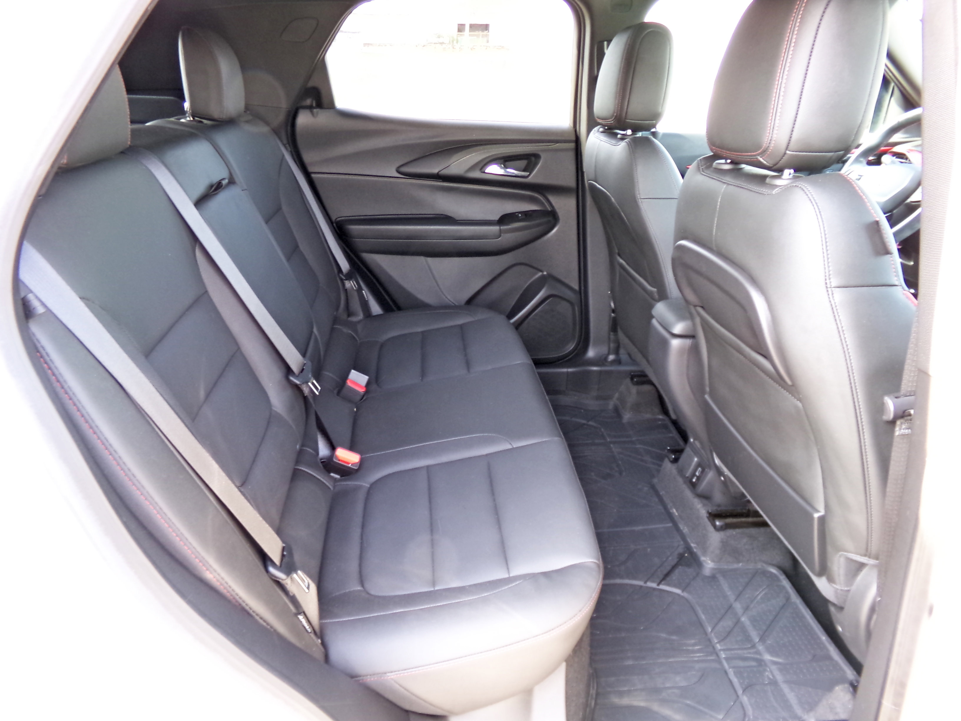 Used 2024 Chevrolet TrailBlazer RS w/ Convenience Package FWD image 14