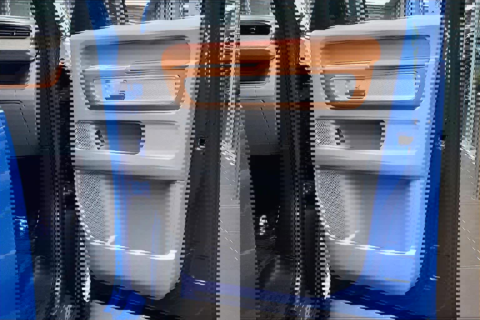 Used 2025 Volkswagen ID. Buzz 1st Edition image 21